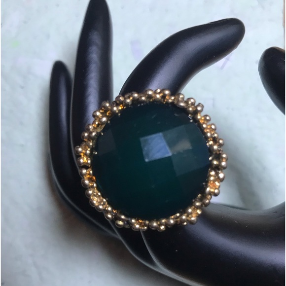 Gold Tone Brutalist Jade Faceted Costume Gem Statement Ring 1.25”x1.25” Sz 7.5 - Picture 1 of 11